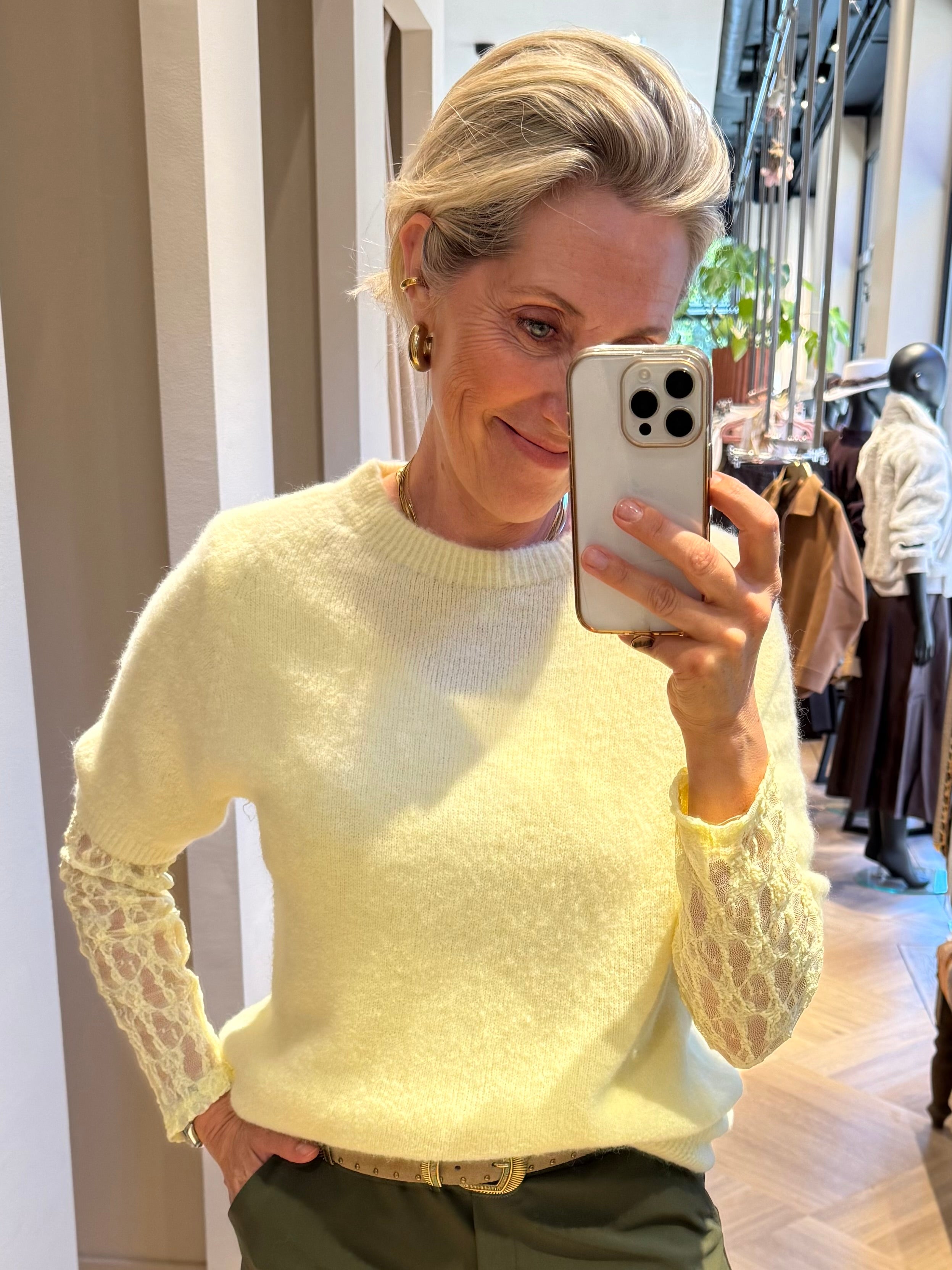 Triple Nine - Alpaca Top Levi Zachtgeel Trui - Est Voilà