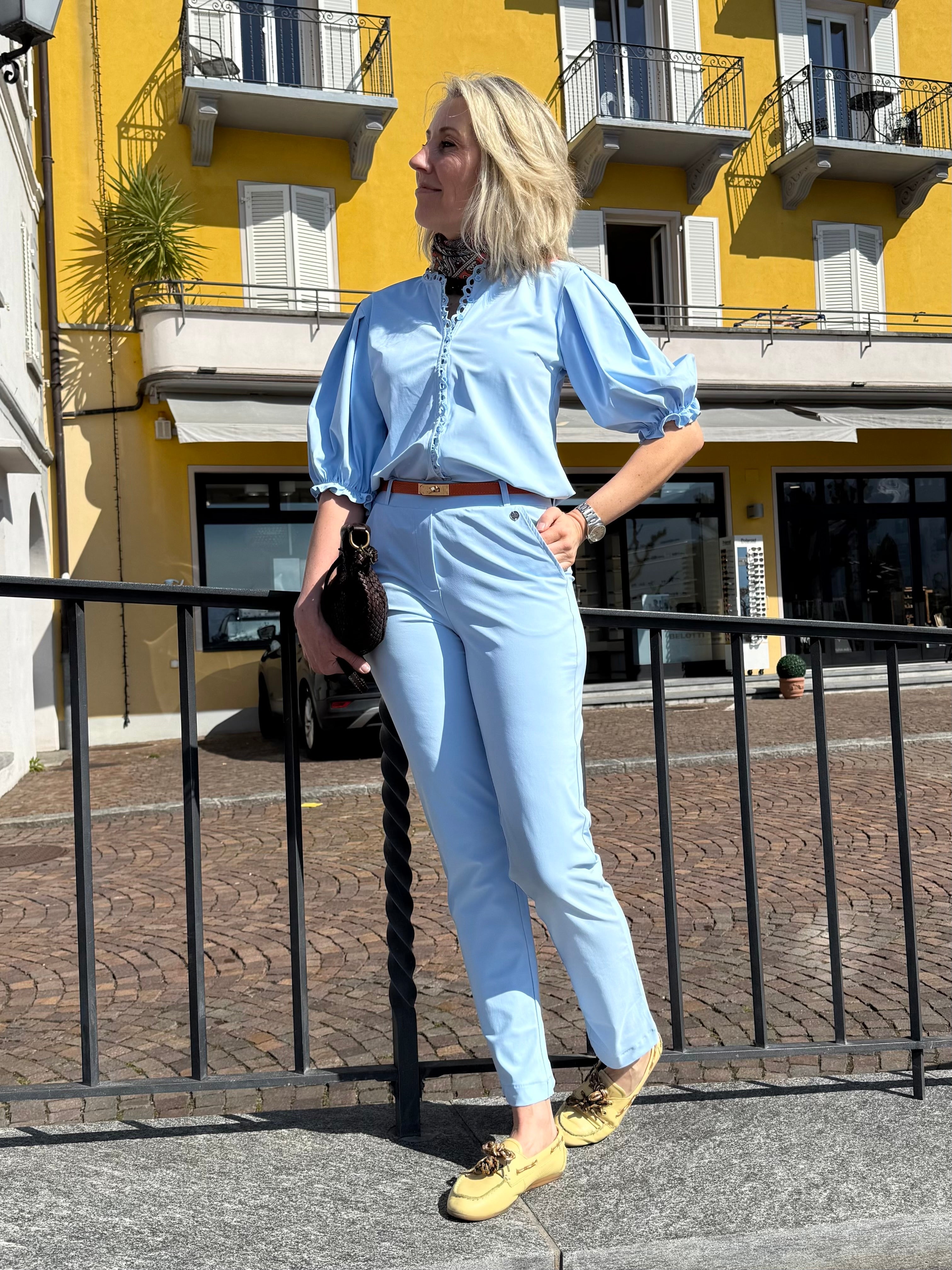 Triple Nine - Travel Blouse Juliette Lichtblauw - 5935 Blouse - Est Voilà