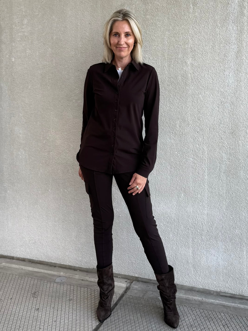 Triple Nine - Travel Blouse Mireille Donkerbruin - 4101 Blouse - Est Voilà
