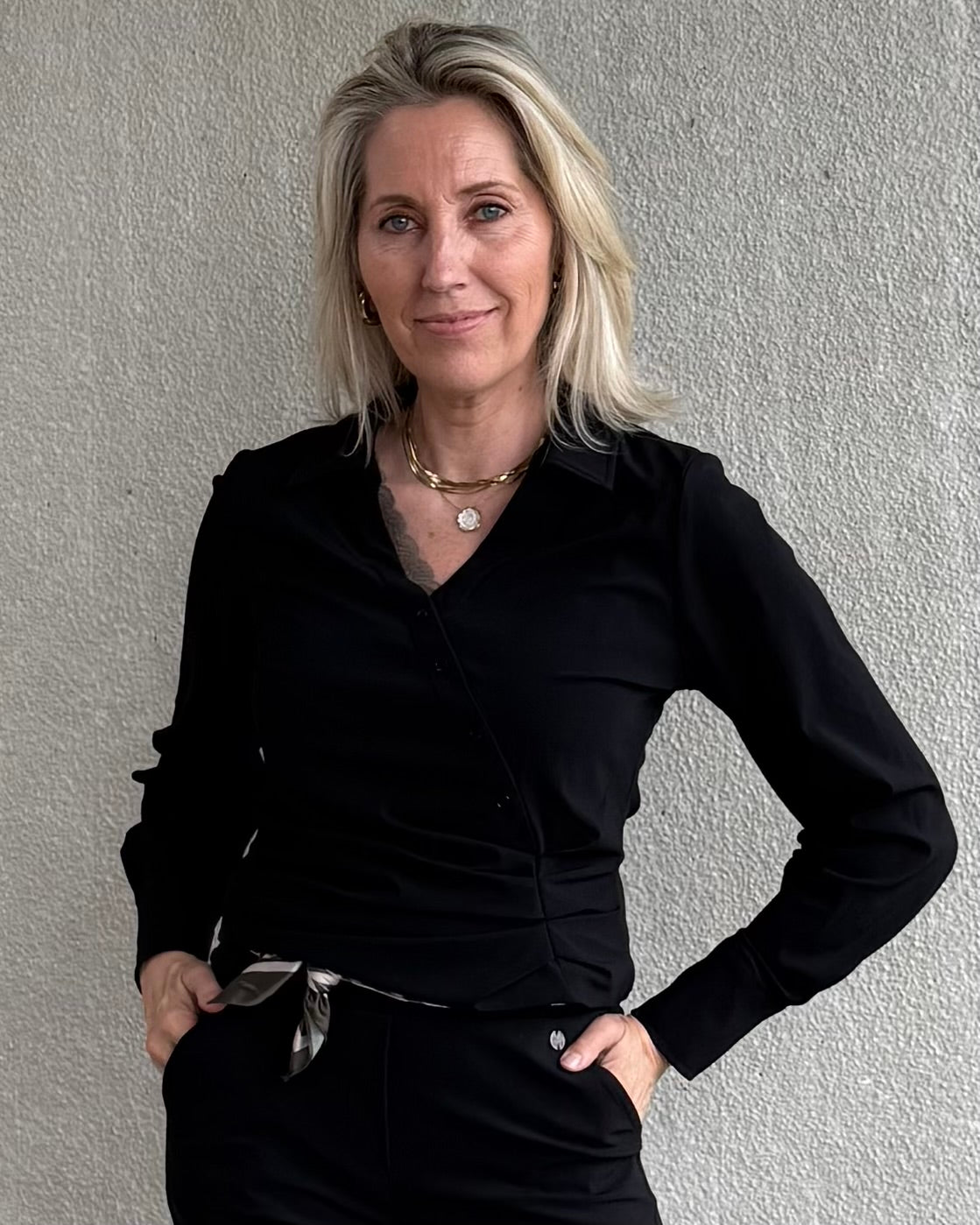 Triple Nine - Travel Blouse Dianne Zwart - 6960 Blouse - Est Voilà