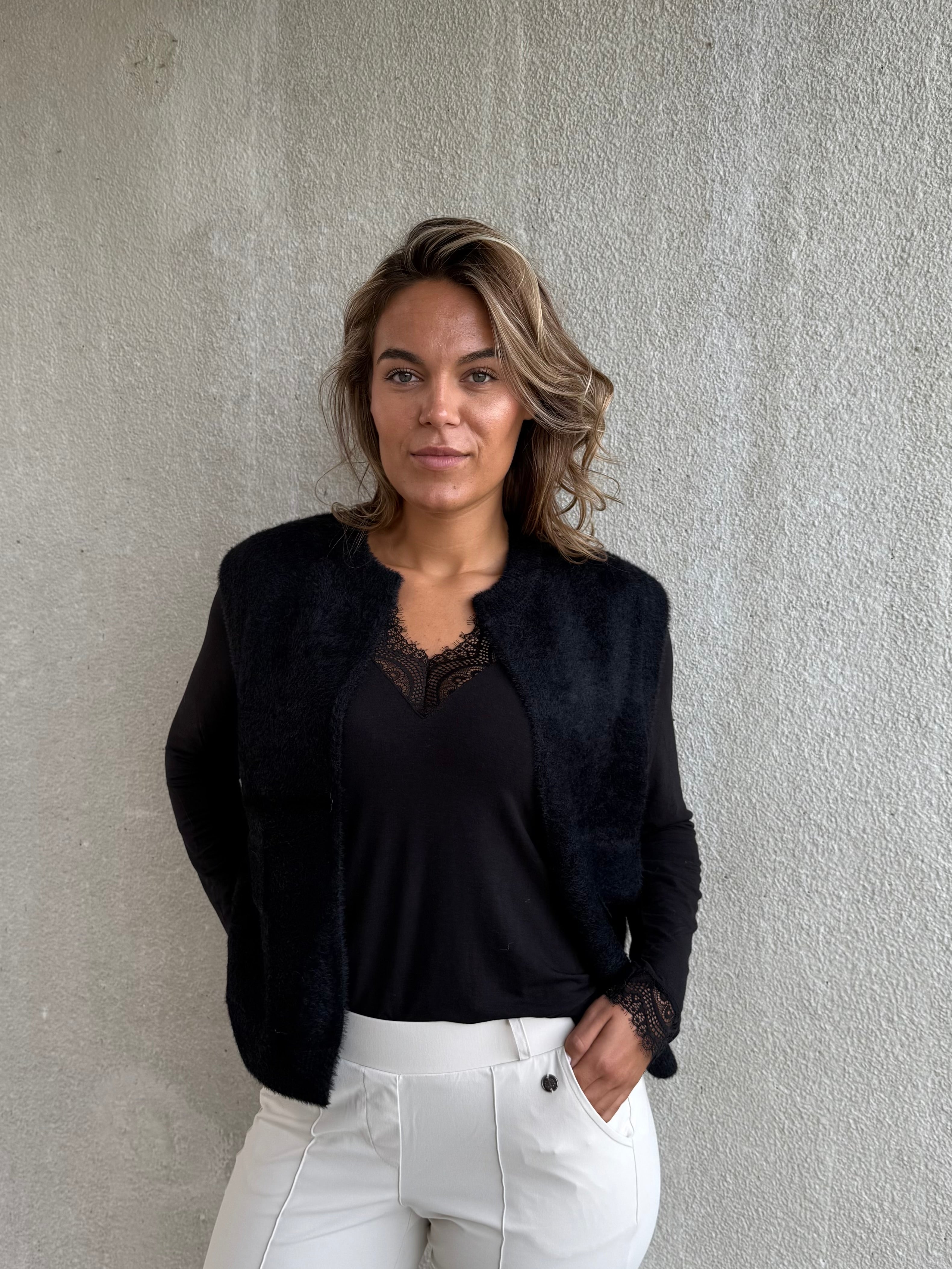 Cashmere Top Lou Lou Zwart - 9003 Top - Est Voilà