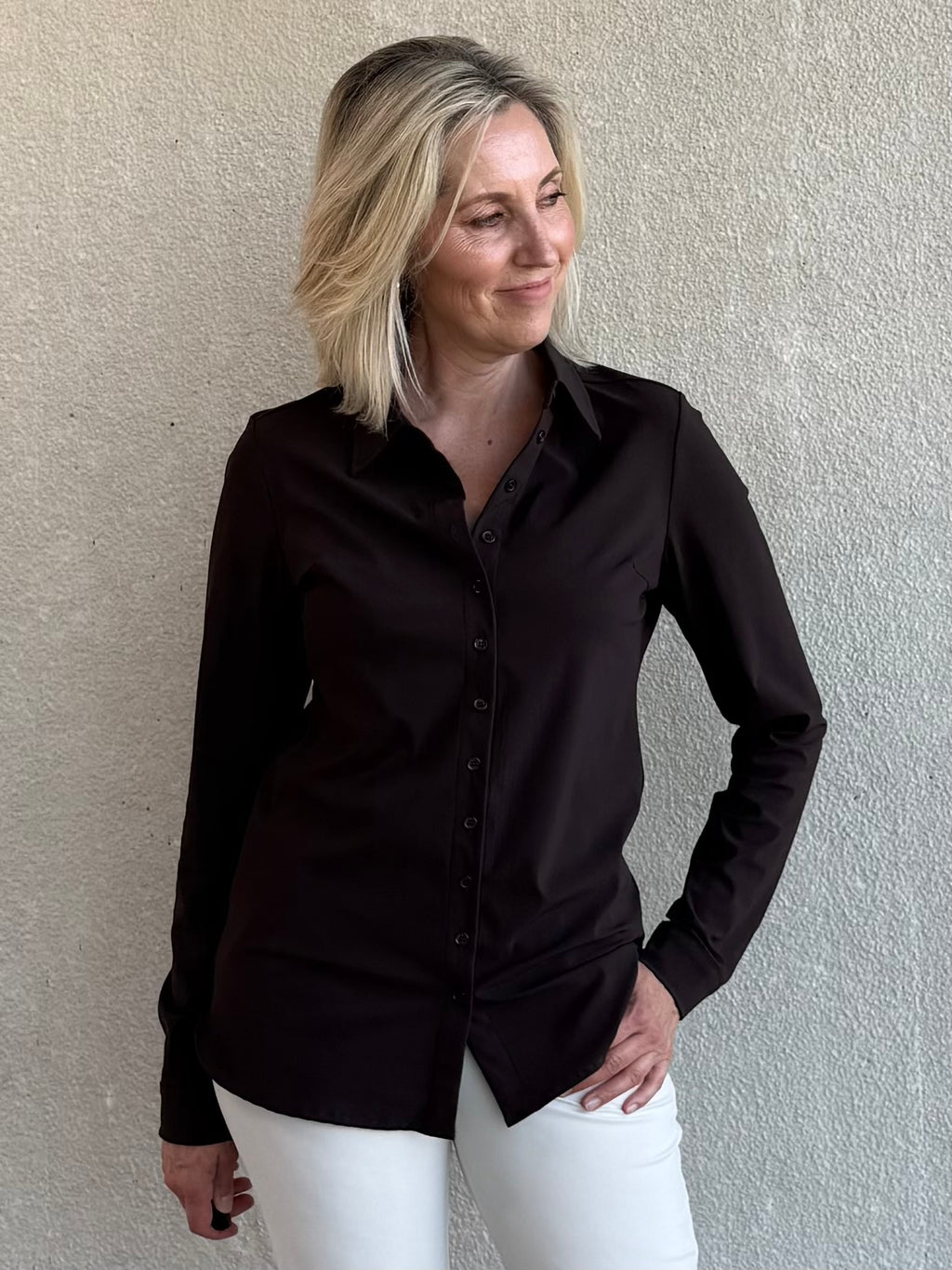Triple Nine - Travel Blouse Mireille Donkerbruin - 4101 Blouse - Est Voilà