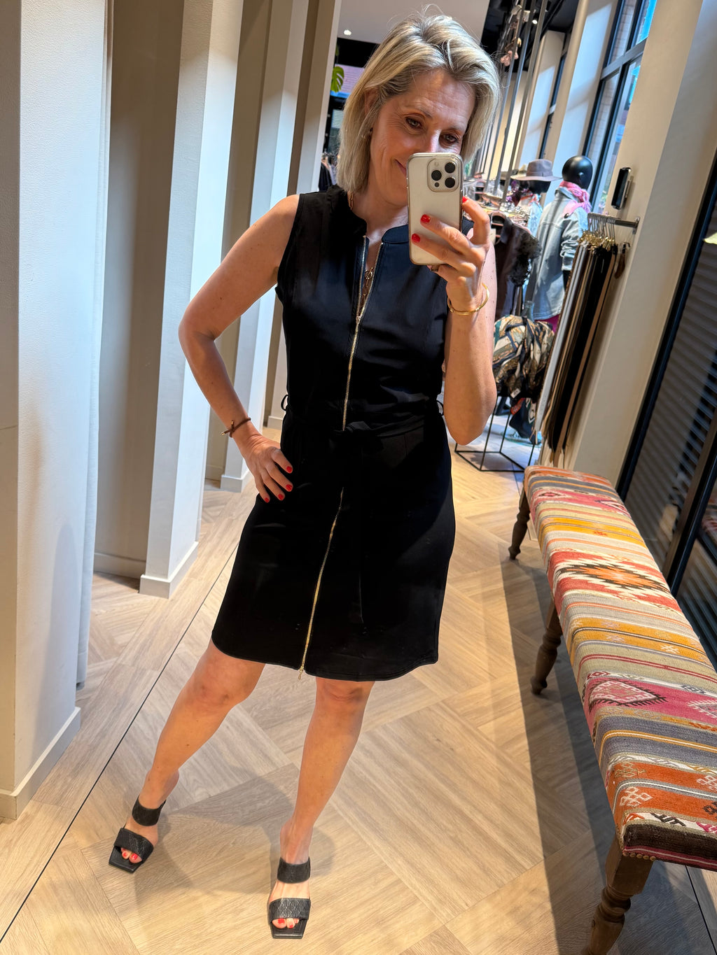 Triple Nine - Travel Jurk Florence Zwart - 51819 Jurk - Est Voilà