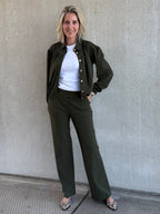 Triple Nine - Travel Blouse Sasha Olijfgroen - 5951 Blouse - Est Voilà