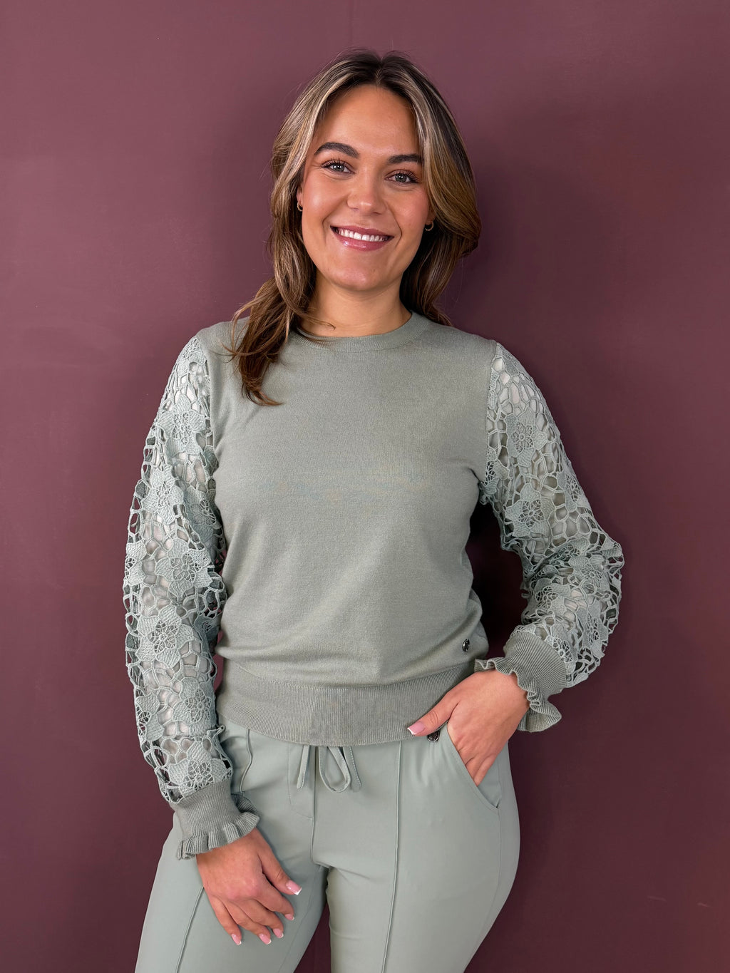 Triple Nine - Trui Louise Salie - 9006 trui - Est Voilà