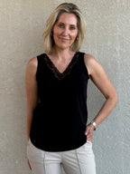 Triple Nine - Travel Top Marly Zwart - 6913 top - Est Voilà