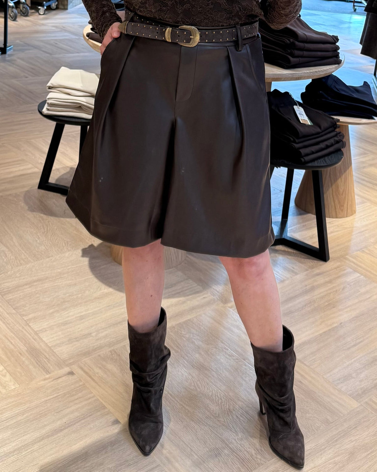 Bermuda Carol PU Donkerbruin - Peet kleding
