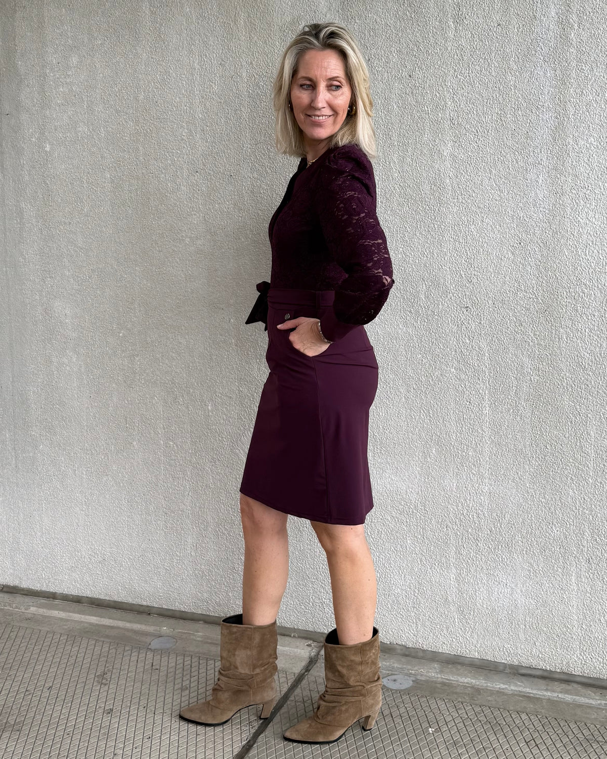 Triple Nine - Travel Jurk Lace Aubergine - 51842 Jurk - Est Voilà