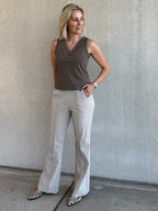 Triple Nine - Travel Top Marly Taupe - 6913 top - Est Voilà