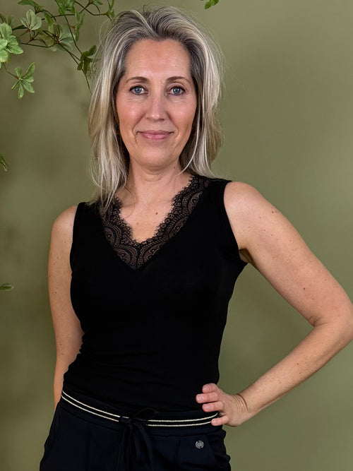 Triple Nine - Cashmere Top Sisi Zwart - 9005 (kopie) top - Est Voilà