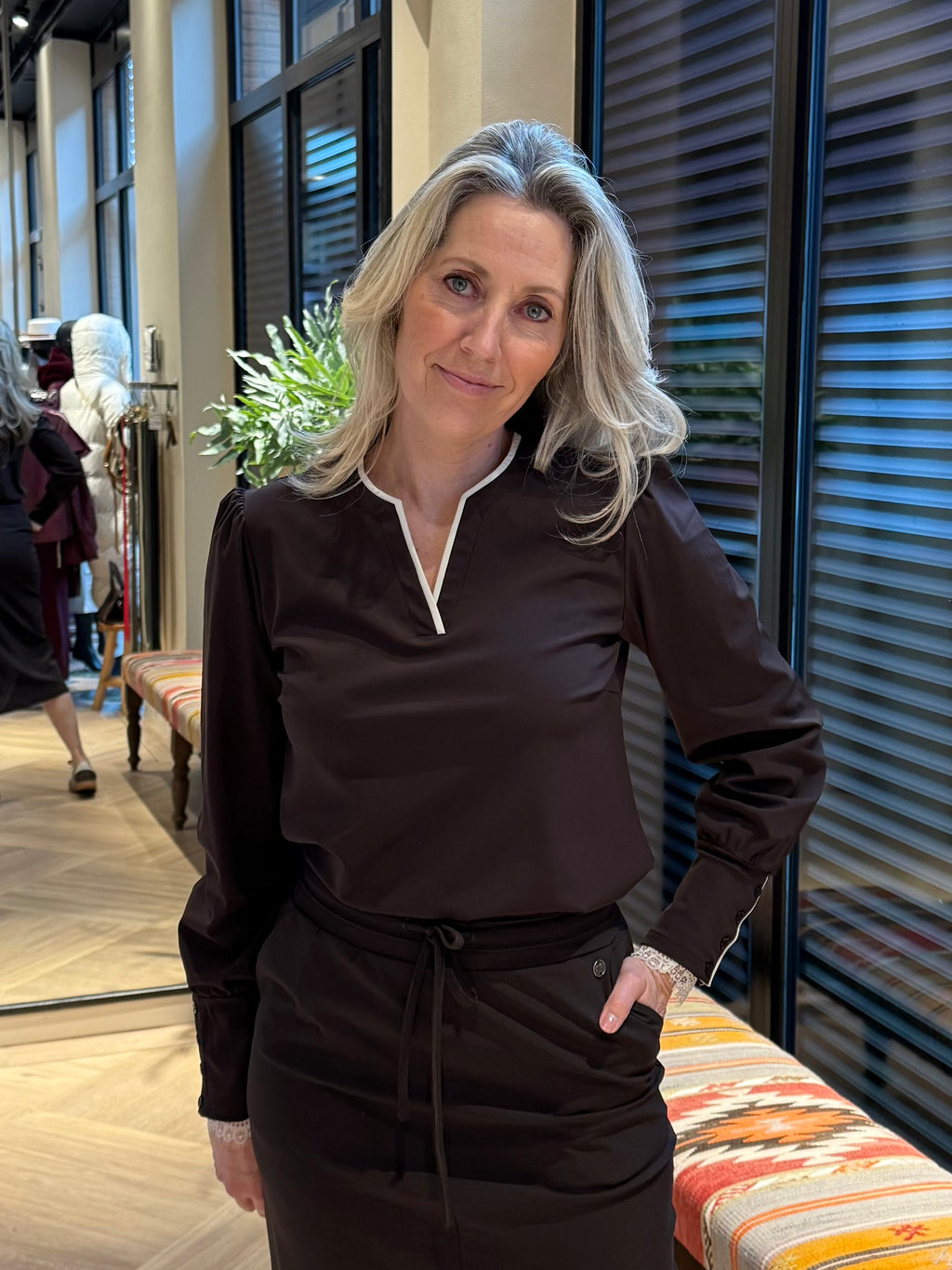 Travel Top Jenny Donkerbruin - 6932 Top - Est Voilà