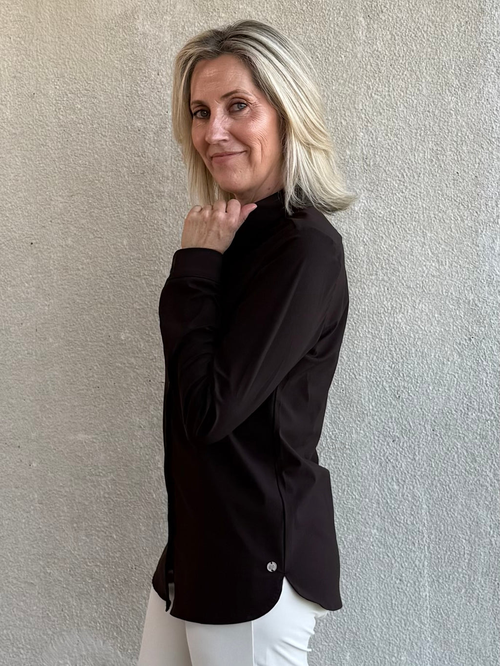 Triple Nine - Travel Blouse Mireille Donkerbruin - 4101 Blouse - Est Voilà
