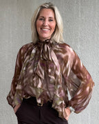Est Voilà - Blouse Chiffon Bruin Zand