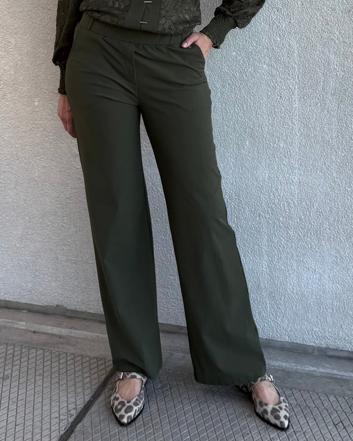 Triple Nine - Travel Broek Mirte Olijfgroen - 2701 Broek - Est Voilà