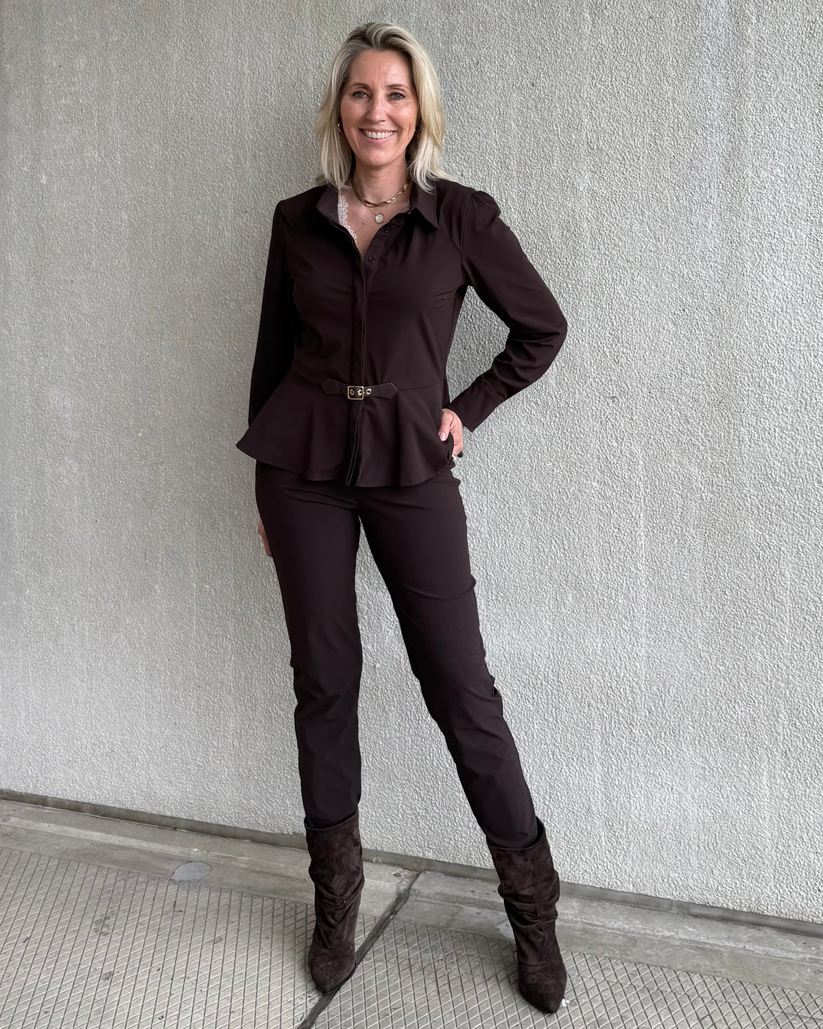 Triple Nine - Travel Blouse Simona Donkerbruin - 5950 Blouse - Est Voilà