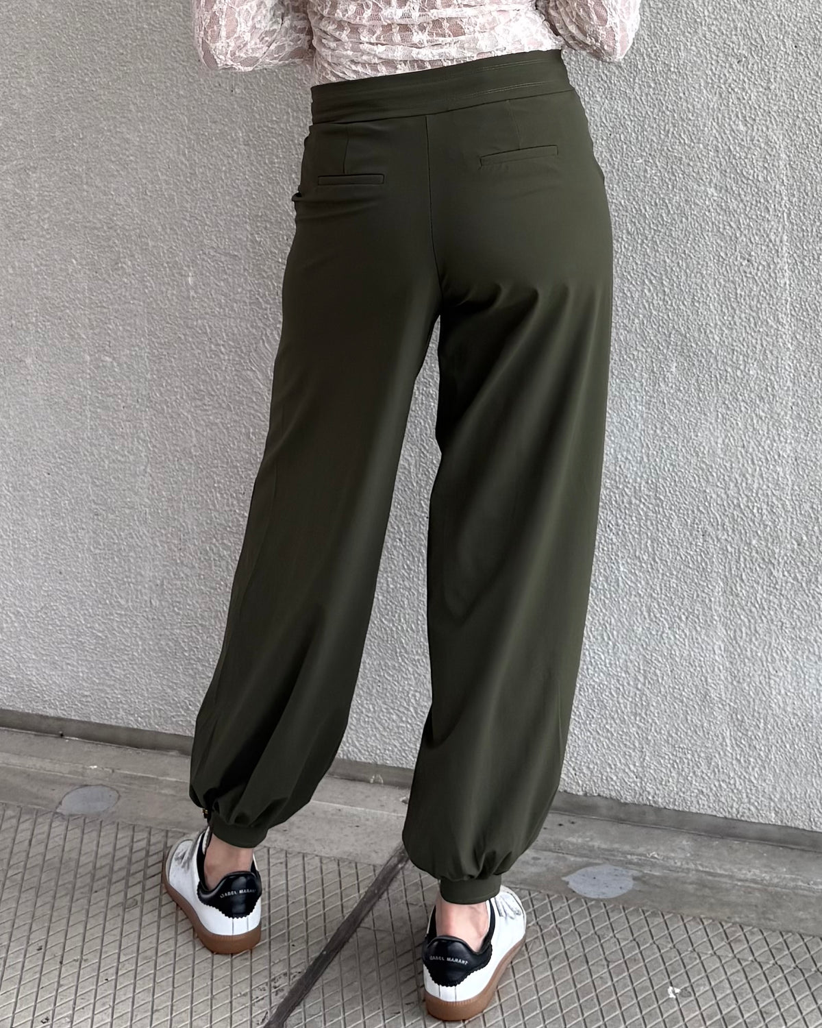 Triple Nine - Travel Broek Balloon Olijfgroen - 3004 Broek - Est Voilà