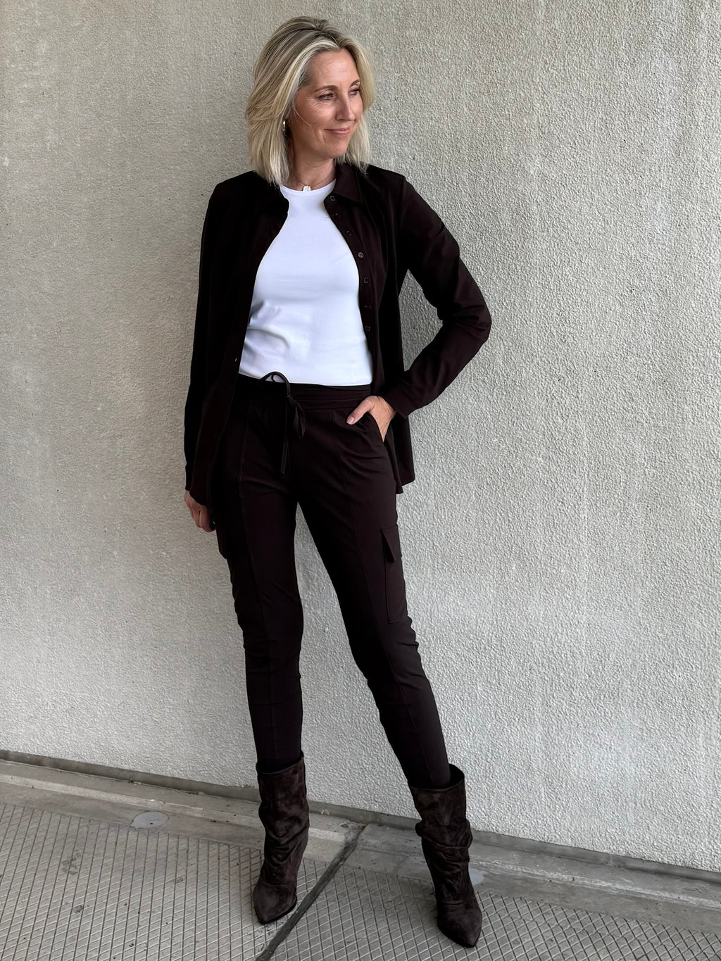 Triple Nine - Travel Blouse Mireille Donkerbruin - 4101 Blouse - Est Voilà