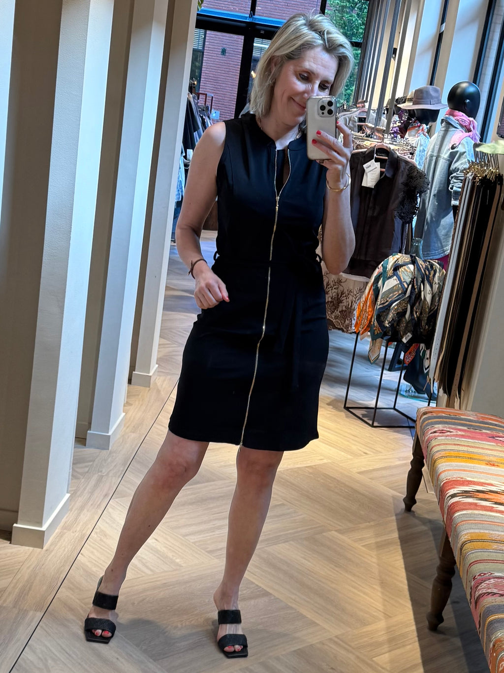 Triple Nine - Travel Jurk Florence Zwart - 51819 Jurk - Est Voilà
