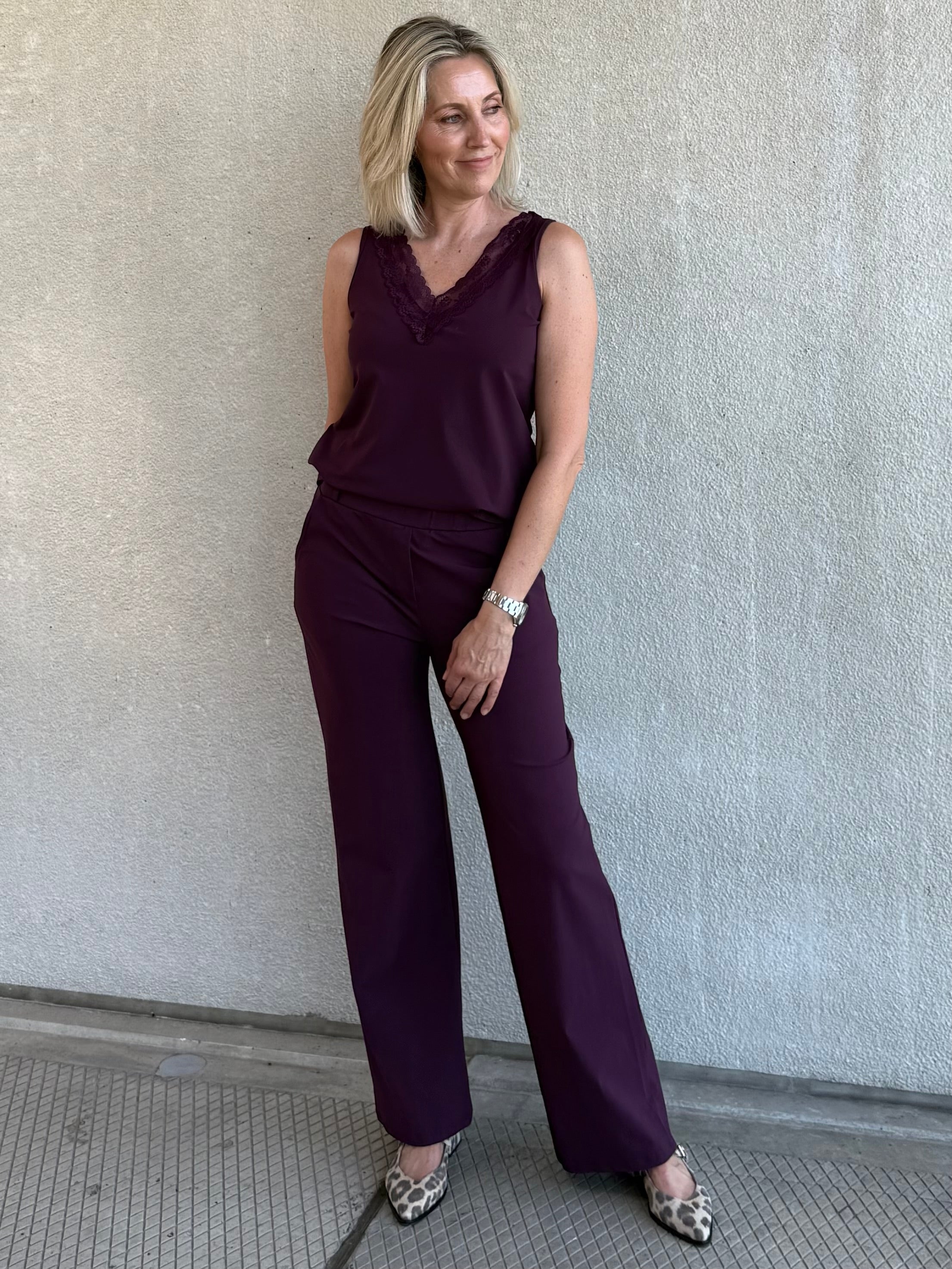 Triple Nine - Travel Broek Mirte Aubergine - 2701 Broek - Est Voilà