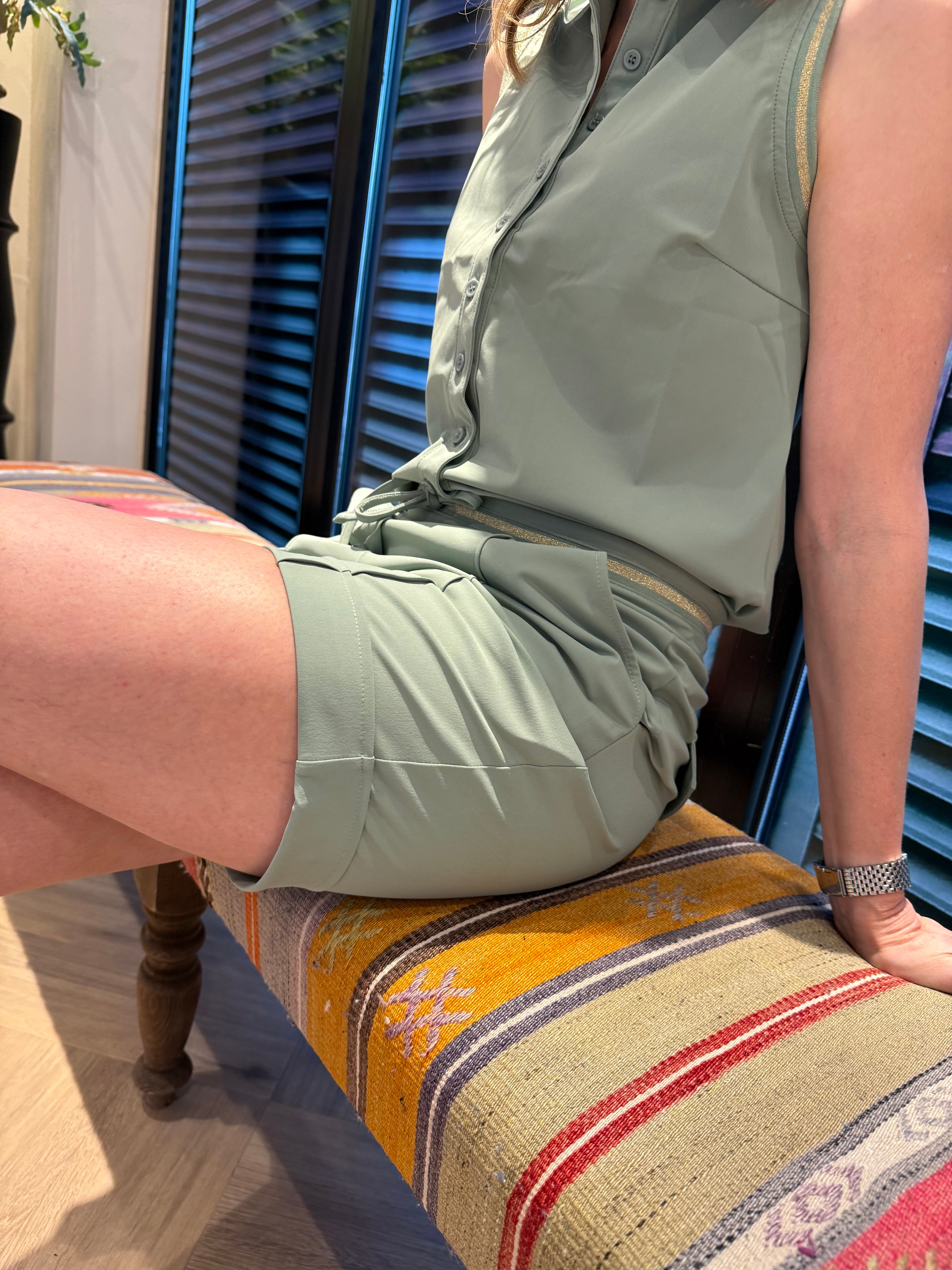 Triple Nine - Travel Korte Broek Goldie Salie - 2504 Broek - Est Voilà