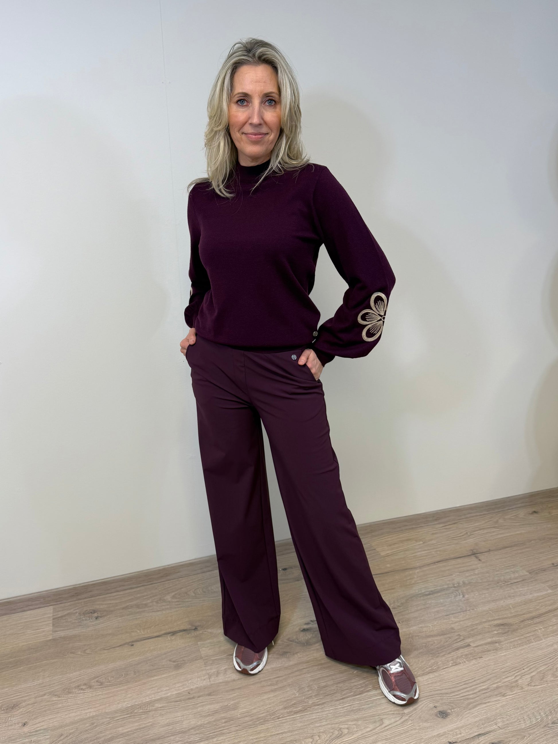 Triple Nine - Travel Trui Sophie Aubergine - 9004 Trui - Est Voilà