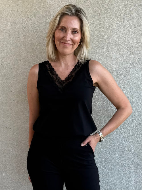 Triple Nine - Travel Top Marly Zwart - 6913 top - Est Voilà