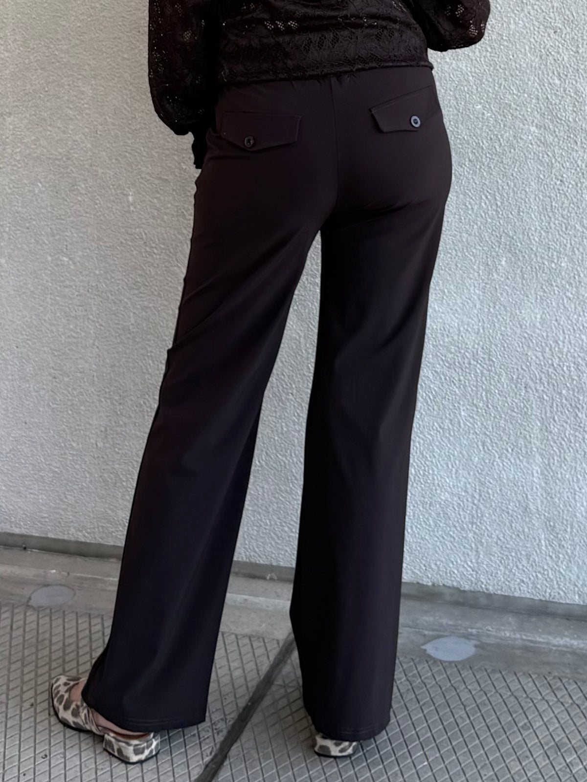 Triple Nine - Travel Broek Mirte Donkerbruin - 2701 Broek - Est Voilà
