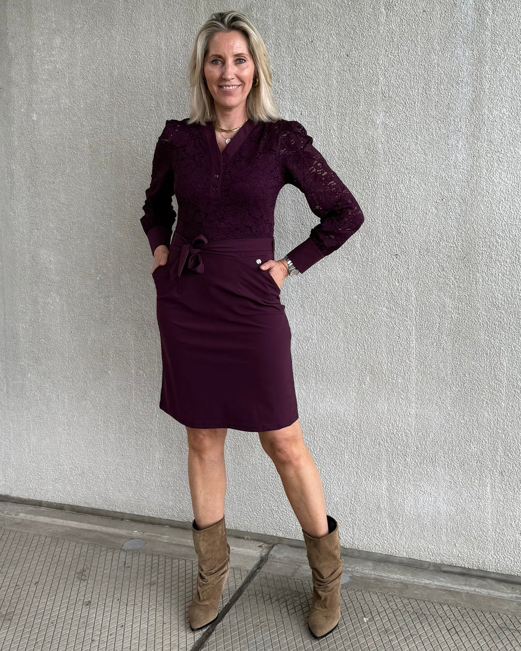 Triple Nine - Travel Jurk Lace Aubergine - 51842 Jurk - Est Voilà