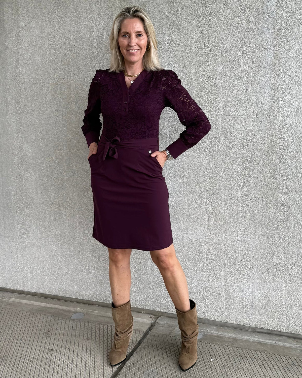 Triple Nine - Travel Jurk Lace Aubergine - 51842 Jurk - Est Voilà