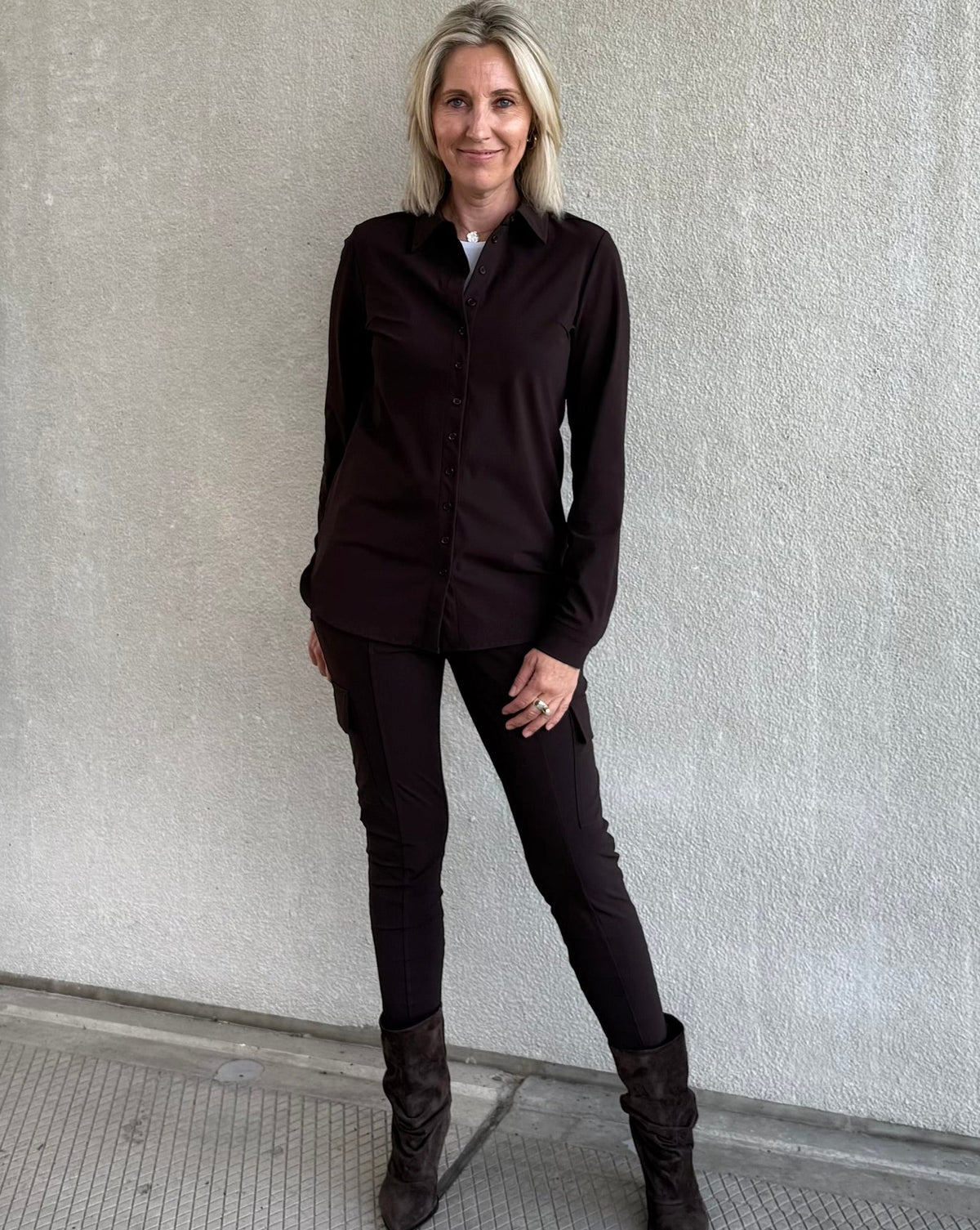 Triple Nine - Travel Blouse Mireille Donkerbruin - 4101 Blouse - Est Voilà