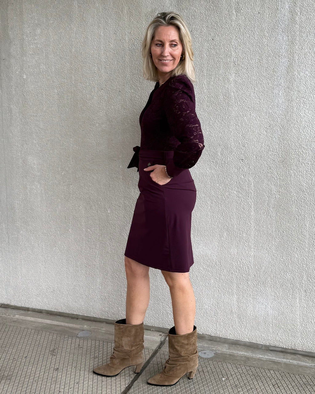 Triple Nine - Travel Jurk Lace Aubergine - 51842 Jurk - Est Voilà
