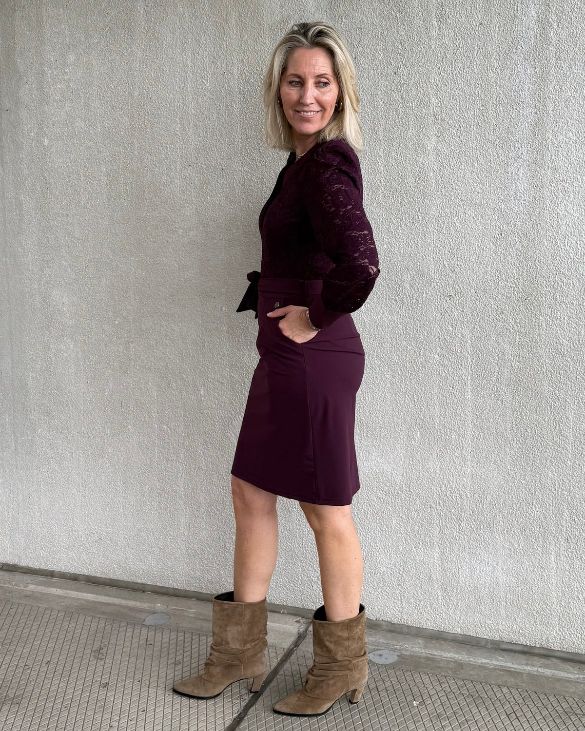 Triple Nine - Travel Jurk Lace Aubergine - 51842 Jurk - Est Voilà
