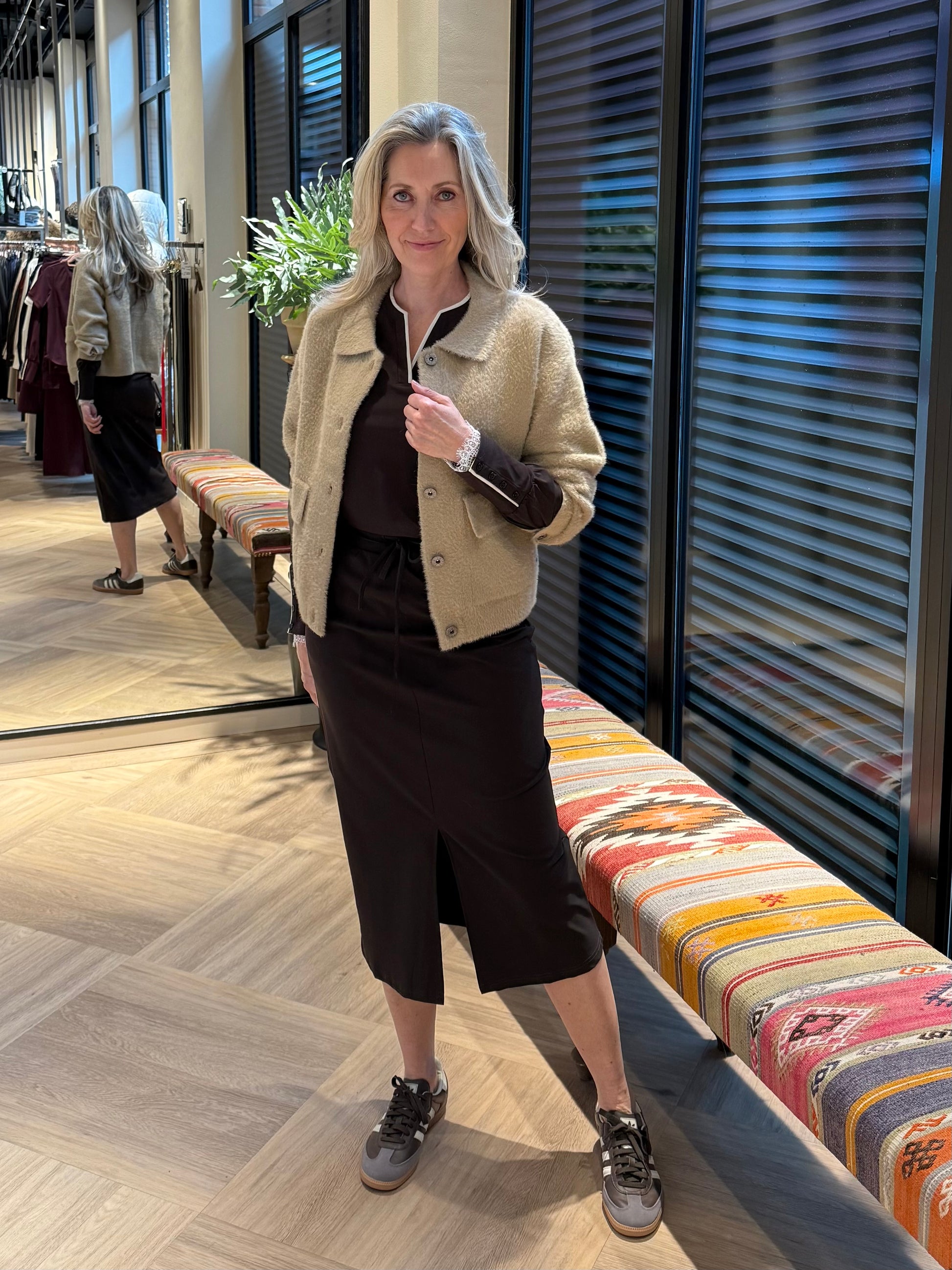 Fluffy Vest Benchi Beige - 9002