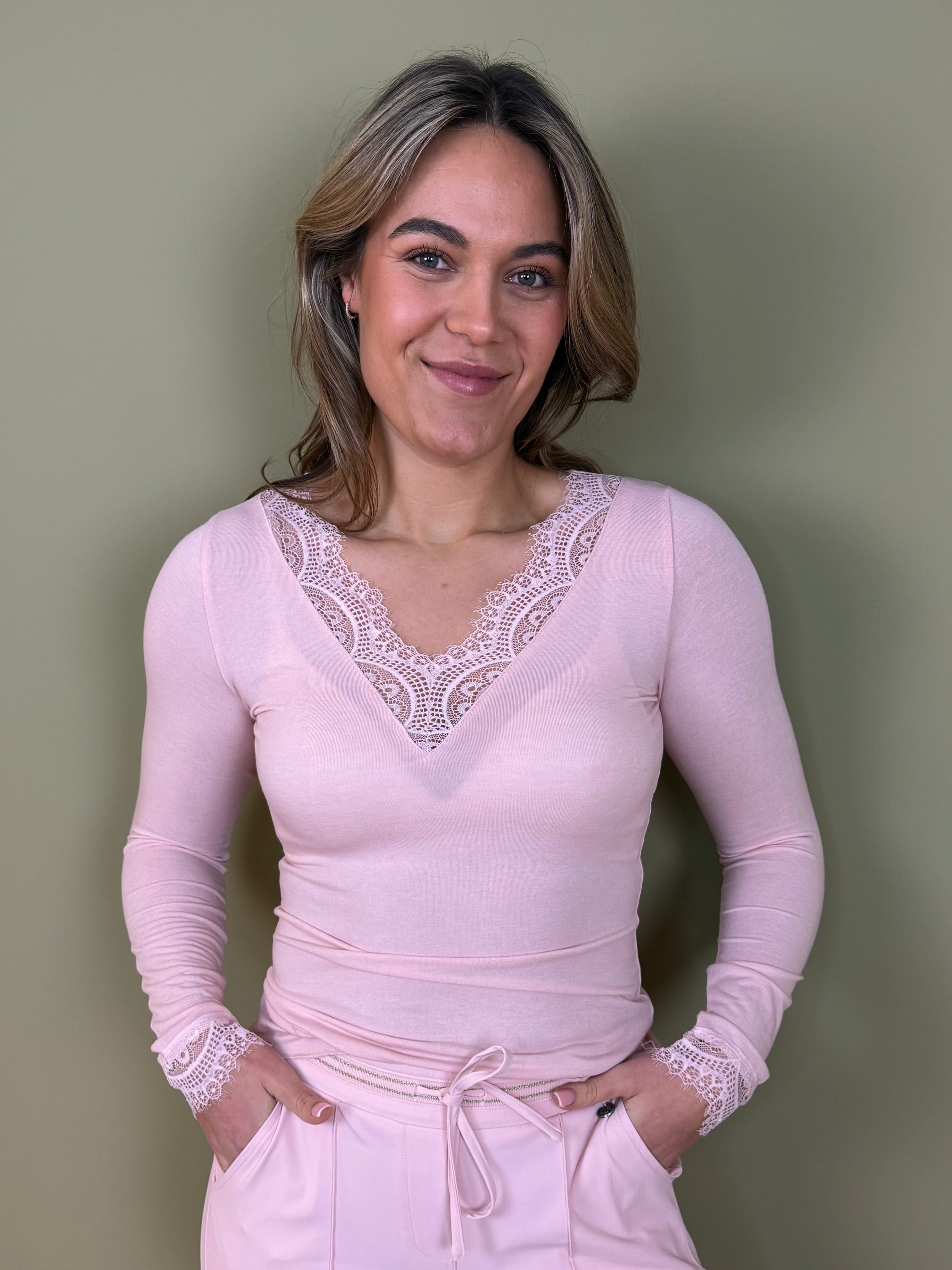 Triple Nine - Cashmere Top Lou Lou Poederroze - 9003 top - Est Voilà