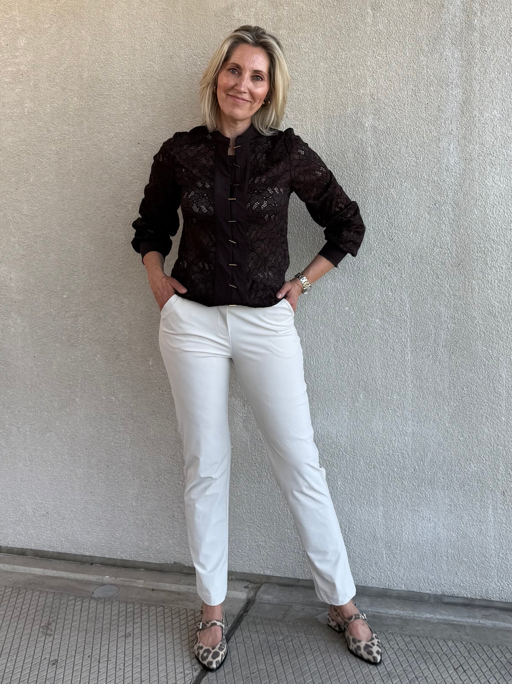 Triple Nine - Lace Blouse Mandarin Zwart - 5946 Blouse - Est Voilà