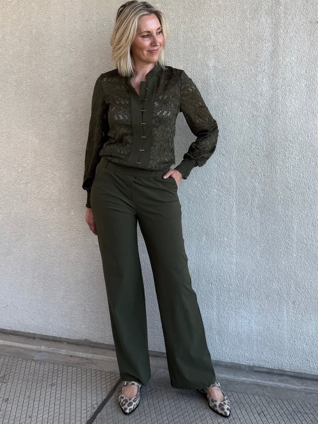 Triple Nine - Travel Broek Mirte Olijfgroen - 2701 Broek - Est Voilà