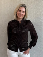 Triple Nine - Lace Blouse Mandarin Donkerbruin - 5946 Blouse - Est Voilà