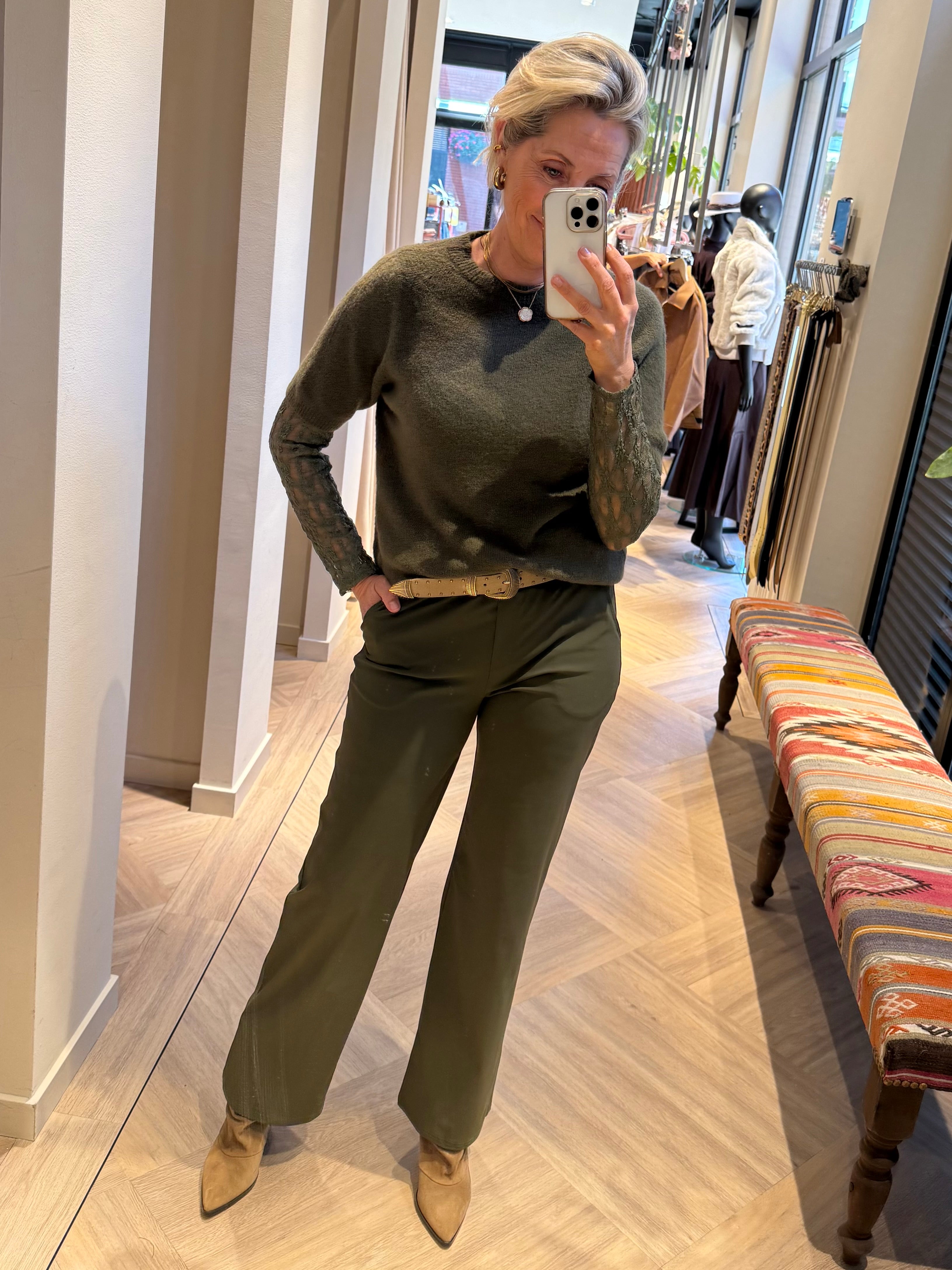 Triple Nine - Alpaca Top Levi Donkergroen Trui - Est Voilà