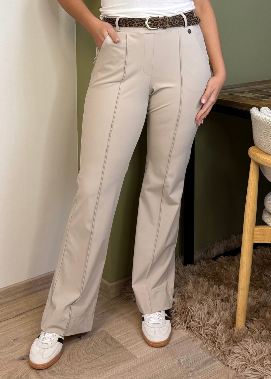 Triple Nine - Travel Broek Fleur Beige - 2301 Broek - Est Voilà