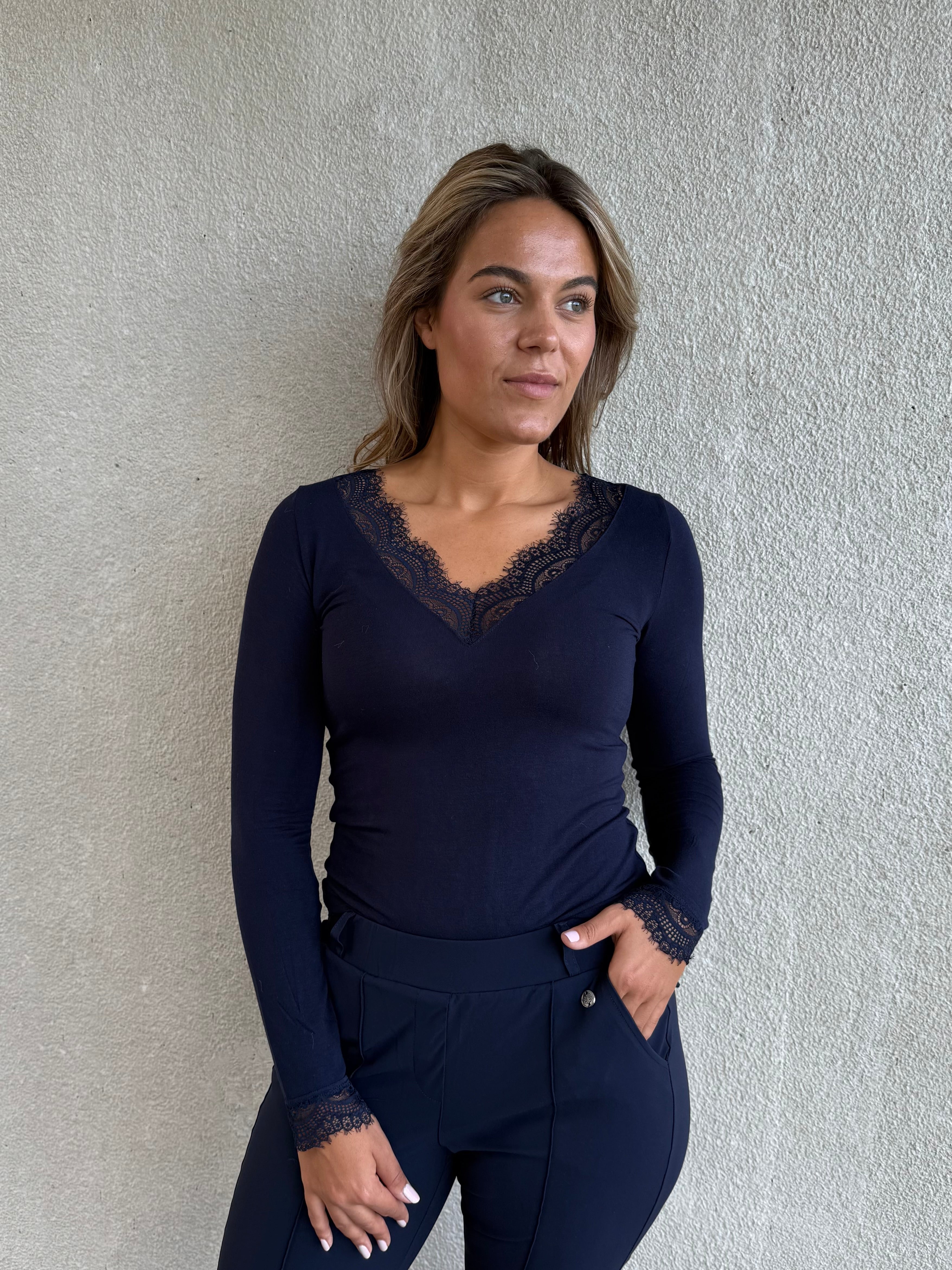 Cashmere Top Lou Lou Navy - 9003 Top - Est Voilà