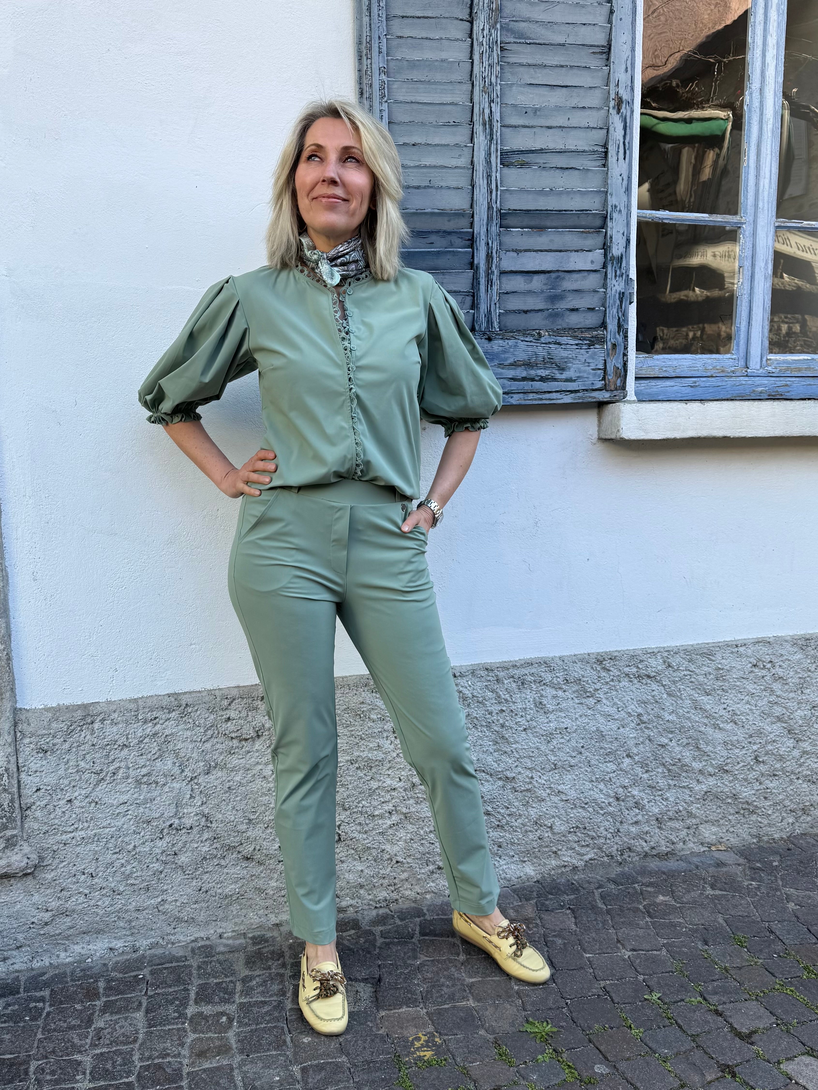 Triple Nine - Travel Broek Vera Salie - 2601 Broek - Est Voilà